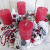 Nagyméretű adventi koszorú piros-fehér színbe